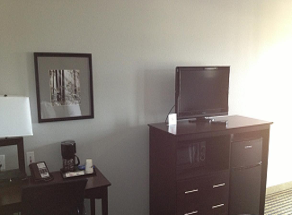 Super 8 By Wyndham Mansfield La Hotel Room photo